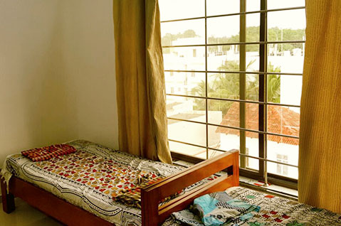 best girls hostel in mp nagar